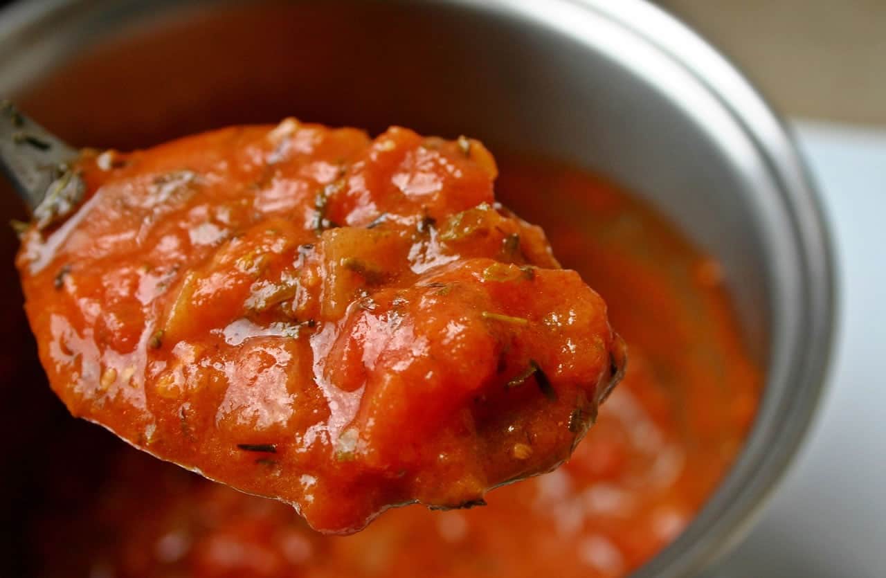 Can Dogs Eat Tomato Sauce?